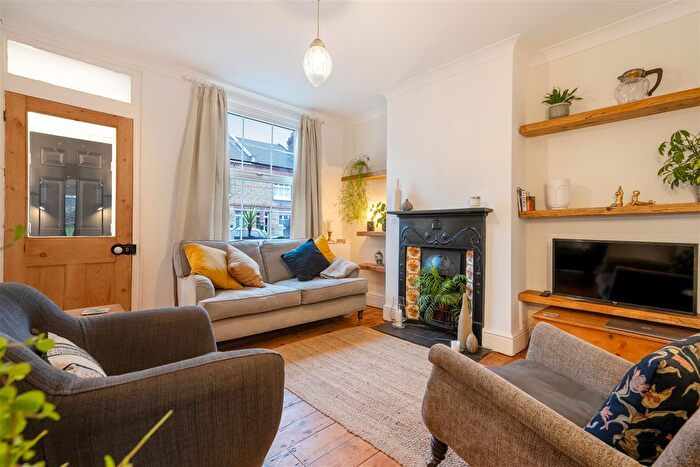 2 Bedroom Terraced House For Sale In Bourne Avenue, Windsor, SL4