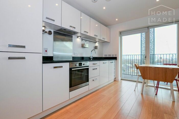 Studio To Rent In Atkins Square, Hackney, E8