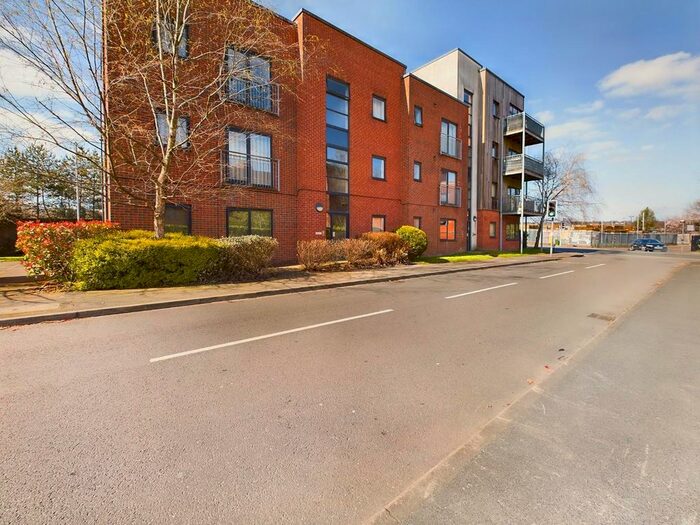 2 Bedroom Flat To Rent In Penstock Drive, Stoke-On-Trent, ST4