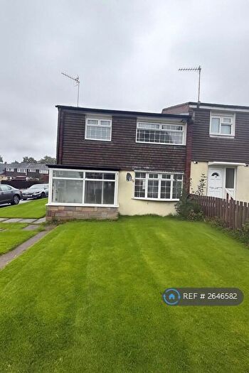 4 Bedroom End Of Terrace House To Rent In Yardley Close, Oldbury, B68