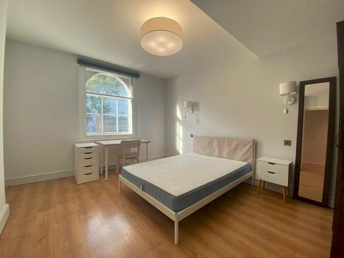 3 Bedroom Flat To Rent In Parkway, London, NW1