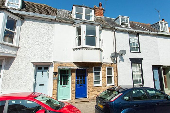 2 Bedroom Flat For Sale In East Street, Herne Bay, CT6