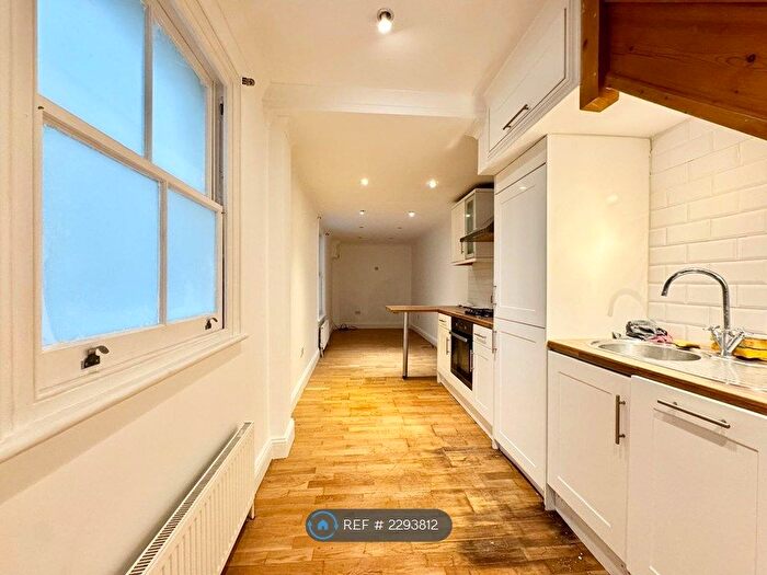 1 Bedroom Flat To Rent In Ebury Mews, London, SE27