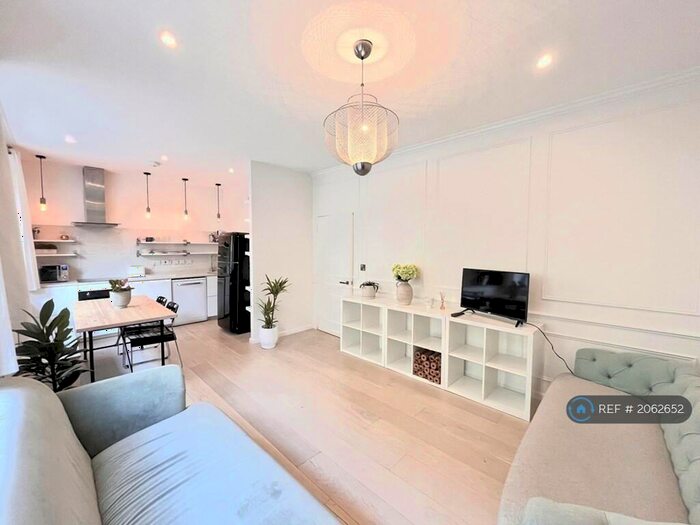2 Bedroom Flat To Rent In Gifford Street, London, N1