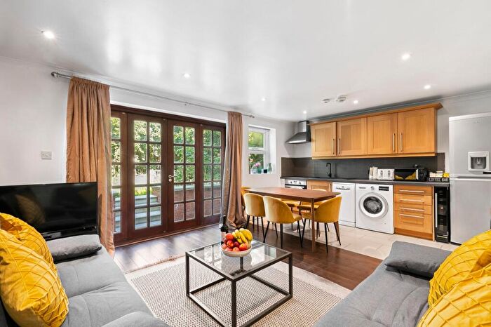 3 Bedroom Flat To Rent In Stock Orchard Crescent, Hillmarton Conservation Area, N7