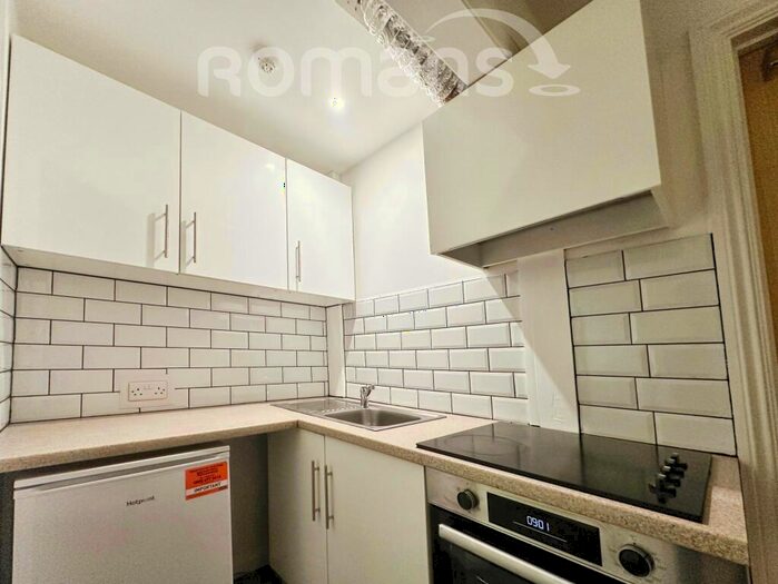 2 Bedroom Apartment To Rent In Broadway, Town Centre, SL6