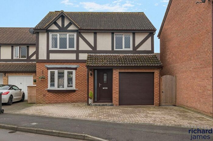 4 Bedroom Detached House For Sale In Gifford Road, Stratton St Margaret, Swindon, SN3