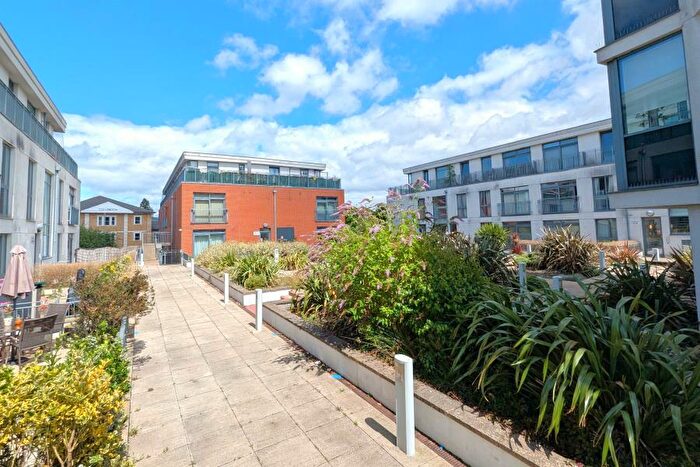 1 Bedroom Apartment To Rent In Chertsey, Surrey, KT16