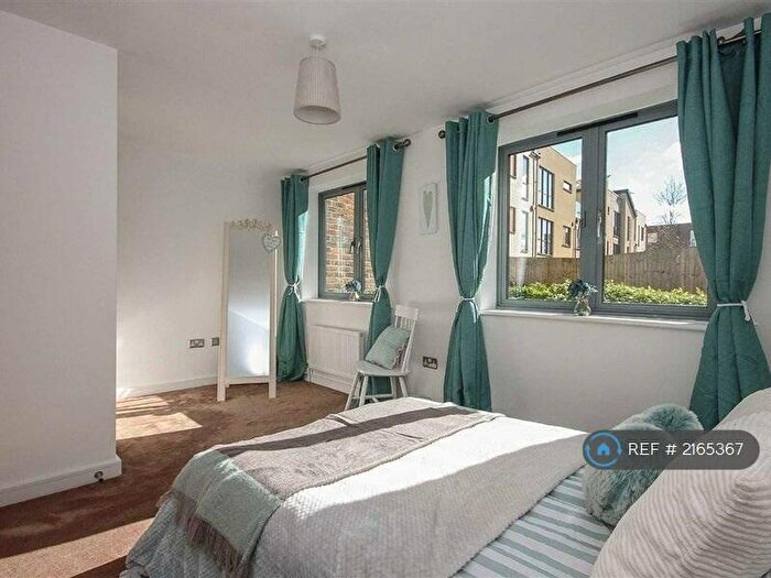 2 Bedroom Flat To Rent In The Waterfront, Hertford, SG14