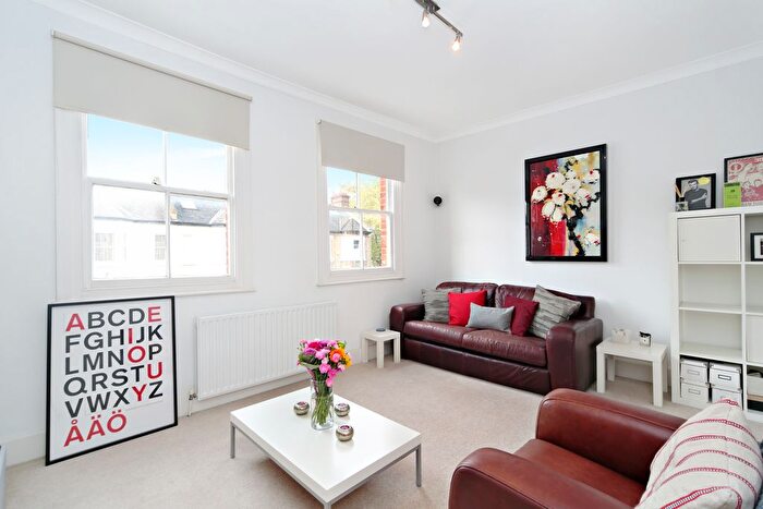 2 Bedroom Flat To Rent In Winfrith Road, London, SW18