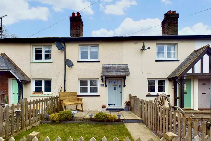 2 Bedroom Cottage For Sale In Bridens Camp, Hemel Hempstead, HP2