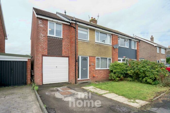 5 Bedroom Semi-Detached House For Sale In Hornby Drive, Newton, PR4