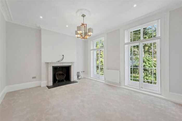 4 Bedroom Property To Rent In Brompton Square, Knightsbridge, SW3