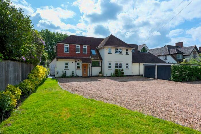 6 Bedroom Detached House To Rent In Camberley, GU15