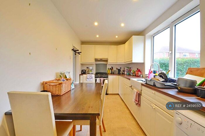 4 Bedroom Semi-Detached House To Rent In Kendal Road, Bristol, BS7