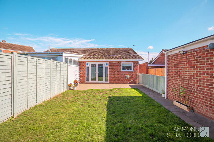 2 Bedroom Semi-Detached Bungalow For Sale In Admirals Walk, Hingham, NR9