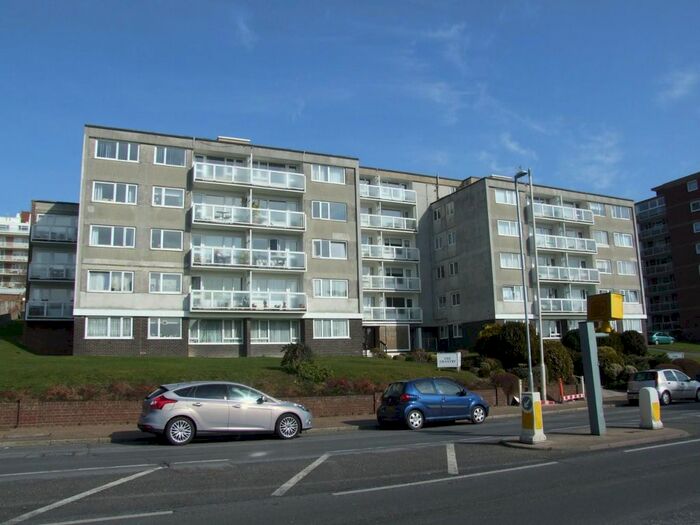 2 Bedroom Flat To Rent In The Chantry, Upperton Road, Eastbourne BN21
