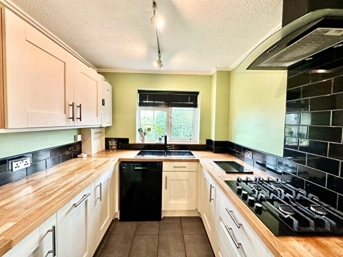 2 Bedroom Apartment To Rent In Bispham Road, Park Royal, NW10