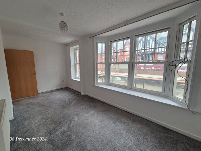 2 Bedroom Flat To Rent In Abergele Road, Colwyn Bay, LL29