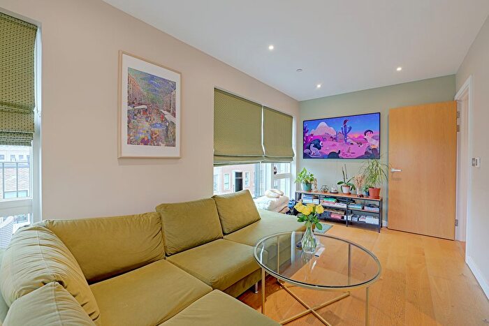 2 Bedroom Flat To Rent In Lismore Boulevard, NW9