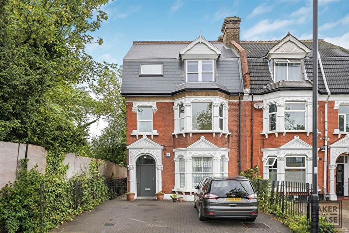 1 Bedroom Flat To Rent In Palmerston Crescent, Palmers Green, N13