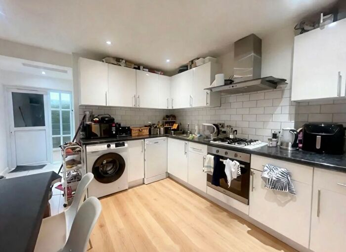 4 Bedroom Terraced House For Sale In Maiden Road, London, E15