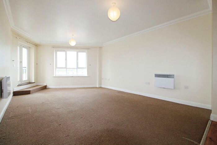 2 Bedroom Flat To Rent In Omega Court, The Gateway, Watford, WD18