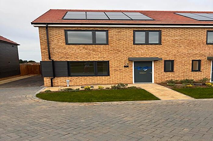 4 Bedroom Semi Detached House To Rent In Swallow Place, Halfway, ME12