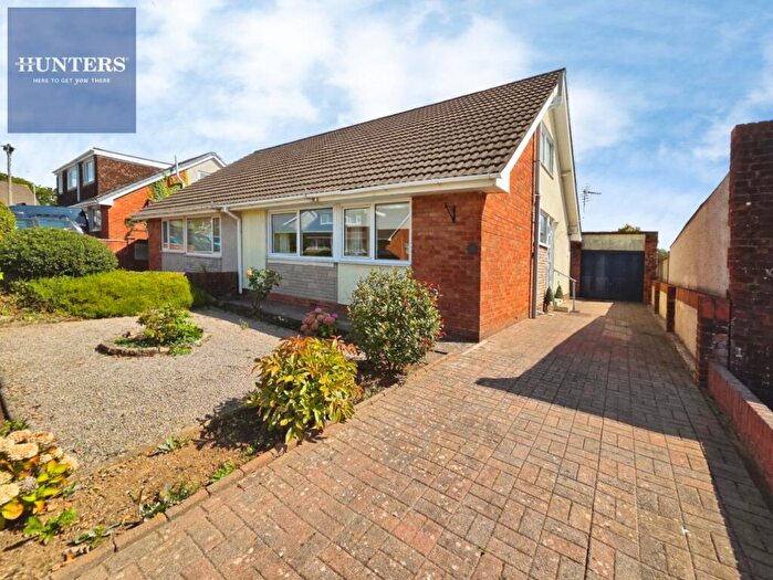 3 Bedroom Semi-Detached Bungalow For Sale In Kennedy Drive, Pencoed, Bridgend, CF35