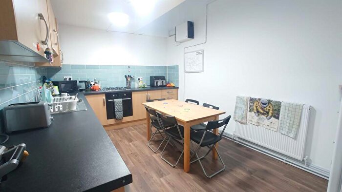 6 Bedroom Flat To Rent In Flat, St Marks Church Hall, Ashgate Road, Sheffield, S10