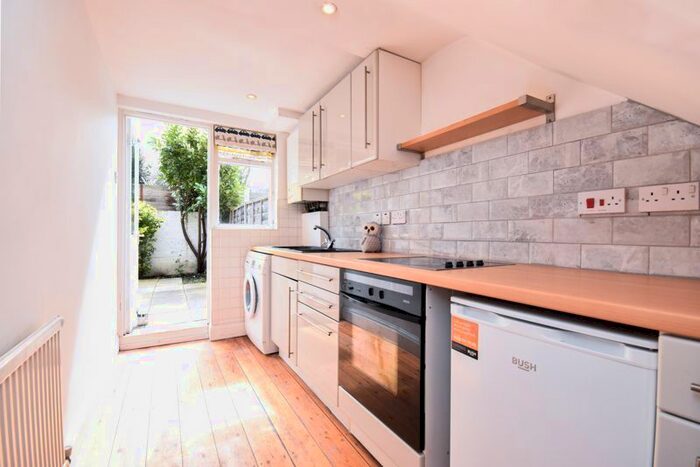 1 Bedroom Flat To Rent In Lysias Road, Clapham South, SW12