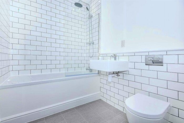 2 Bedroom Apartment To Rent In Faringdon House, Faringdon Road, Swindon, Wiltshire, SN1