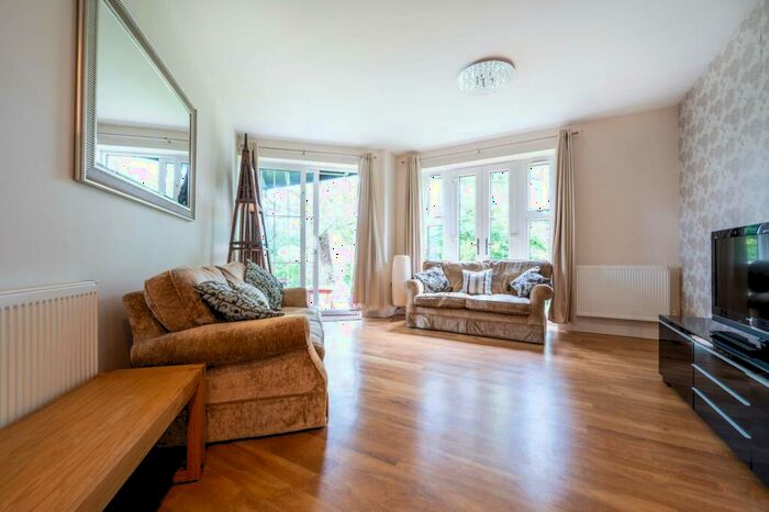 2 Bedroom Flat To Rent In Gresham Park Road, Old Woking, GU22