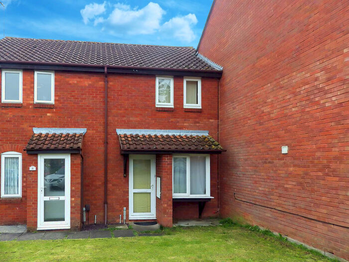 1 Bedroom Terraced House To Rent In Foster Close, Aylesbury, Buckinghamshire, HP20