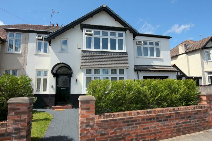 4 Bedroom Semi-Detached House To Rent In Primrose Road, Allerton, Liverpool, L18