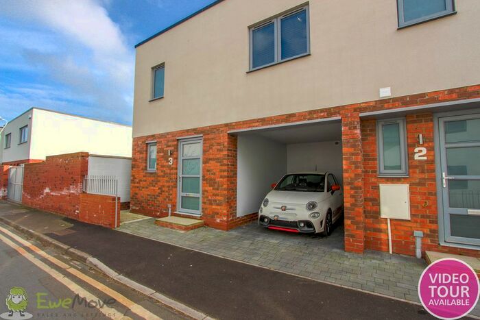3 Bedroom Mews To Rent In Grove, Grove Street, Cheltenham, GL50