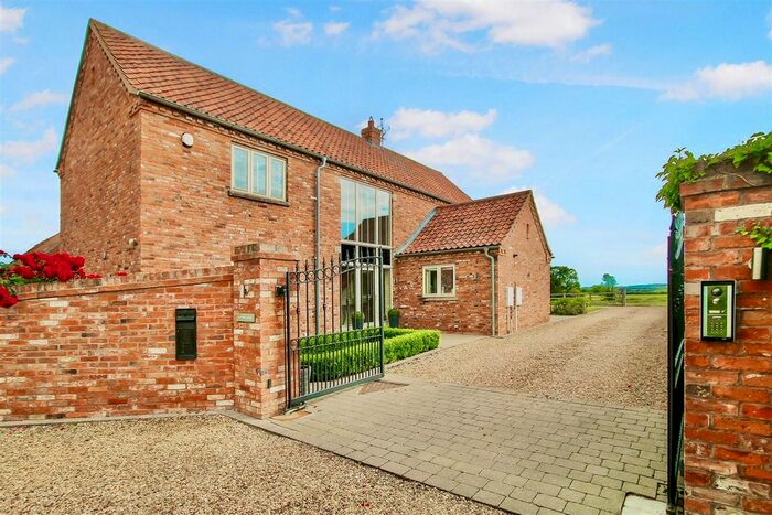 6 Bedroom Barn Conversion For Sale In Main Street, Foston, Grantham, NG32