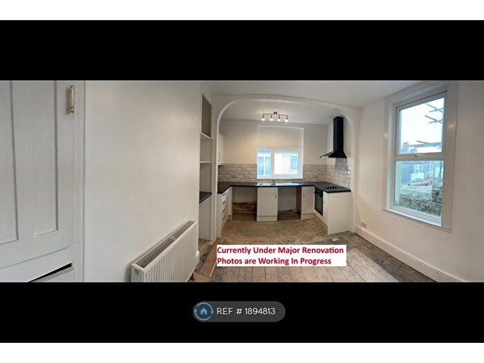 3 Bedroom Terraced House To Rent In Warleigh Road, Plymouth, PL4