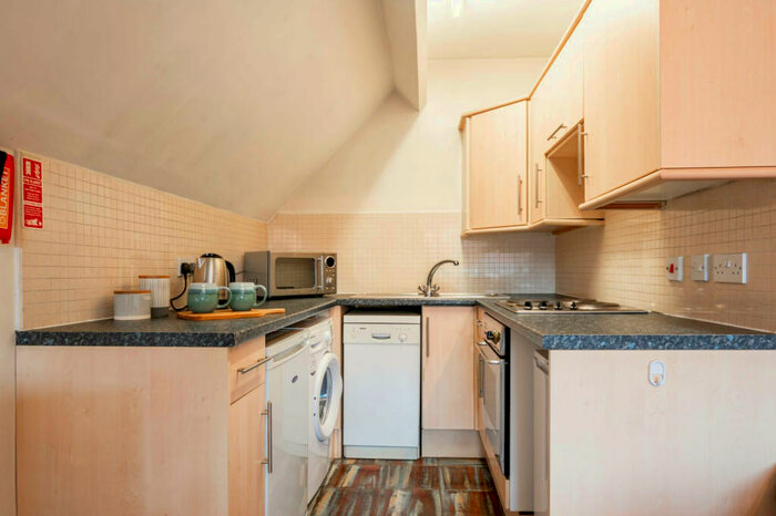 1 Bedroom Flat To Rent In Wood Lane, Leeds, LS6
