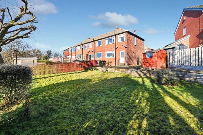 3 Bedroom End Of Terrace House For Sale In Westfield Oval, Yeadon, Leeds, LS19