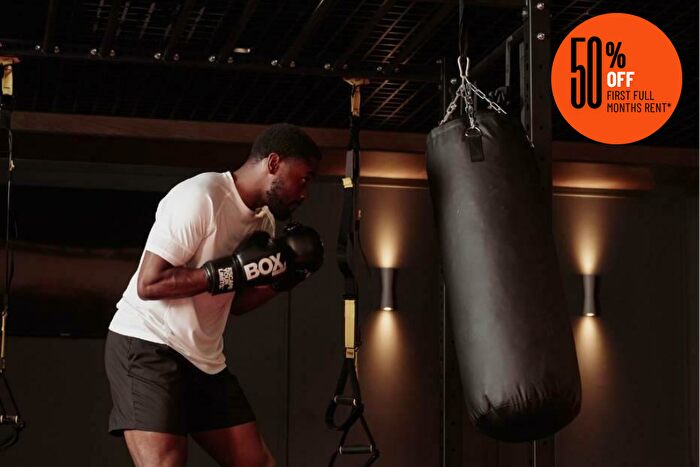 2 Bedroom Flat To Rent In Solasta Riverside, Clyde Place, Glasgow, G5