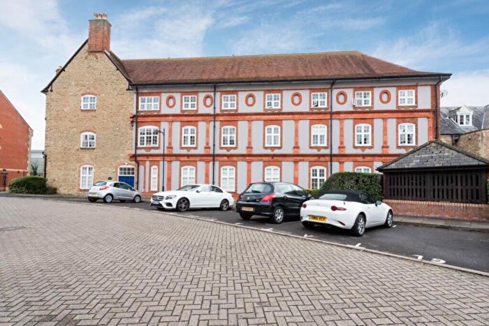 2 Bedroom Apartment To Rent In Bennett Crescent, Cowley, Oxfordshire, OX4