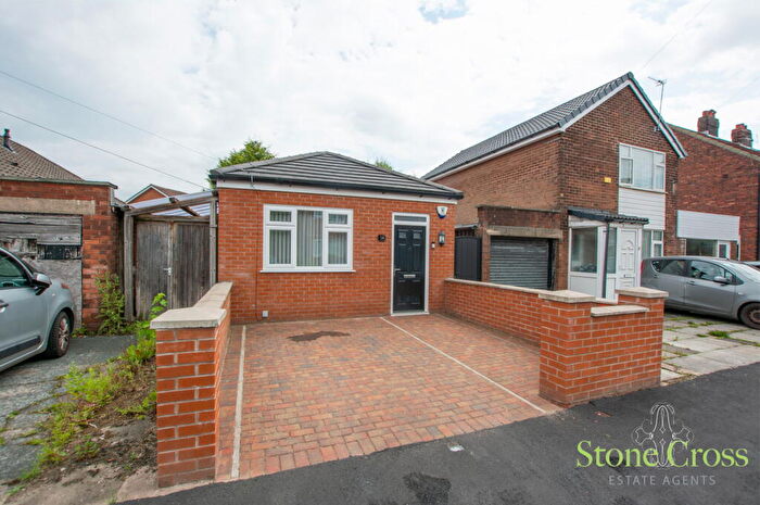 1 Bedroom Detached Bungalow For Sale In Coniston Road, Astley, M29