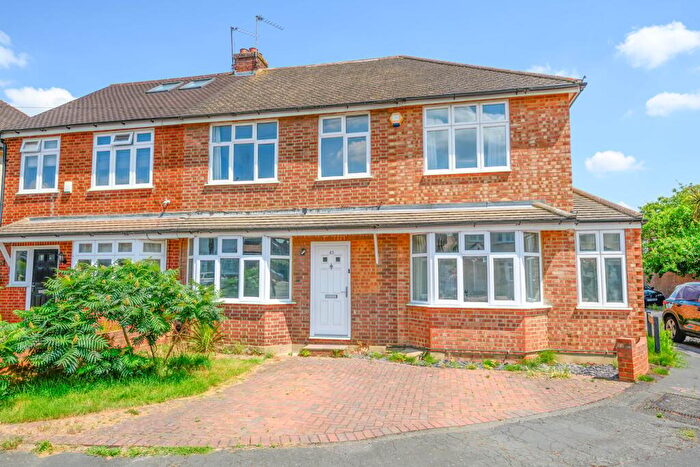 4 Bedroom Semi Detached House For Sale In Cottimore Avenue, Walton-on-Thames, KT12