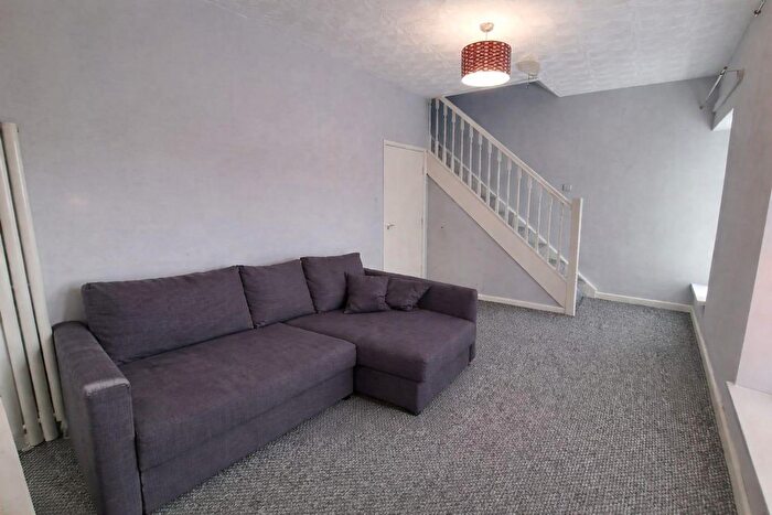 2 Bedroom Flat To Rent In Market Street, Caerphilly, CF83