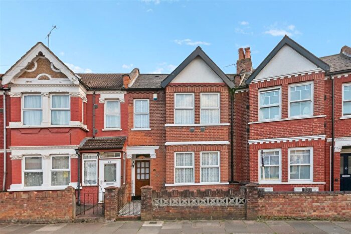 3 Bedroom Terraced House For Sale In Avonwick Road, Hounslow, TW3