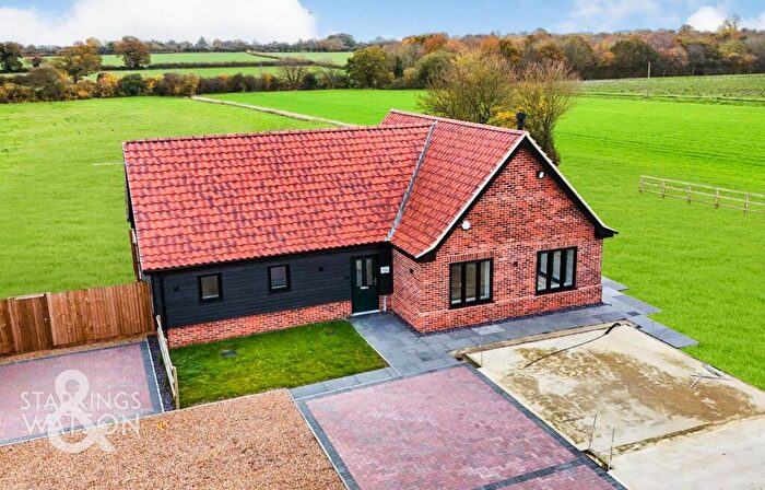 4 Bedroom Chalet For Sale In Mitchells Yard, Mill Road, Winfarthing, Diss, IP22