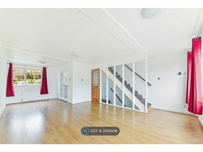 4 Bedroom Terraced House To Rent In Chichele Gardens, Croydon, CR0