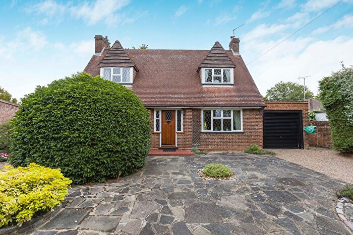 3 Bedroom Detached House For Sale In The Old Drive, Welwyn Garden City, AL8