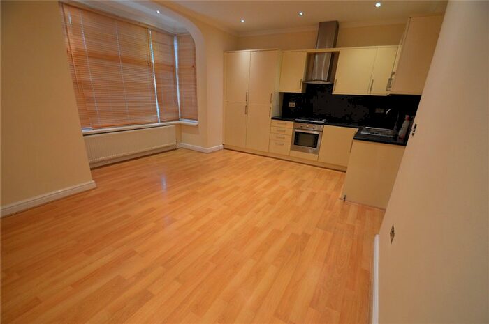 Studio To Rent In Blenheim Park Road, South Croydon, CR2